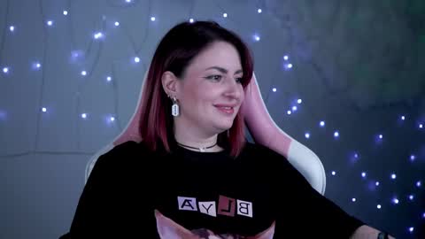 just call me Lana  and her security online show from 02-13-25, 02:31