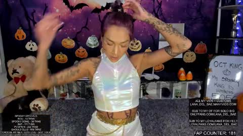 Lana Del Bae online show from 10-31-25, 02:12