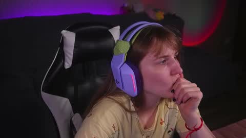 Kay online show from 09-11-25, 10:43