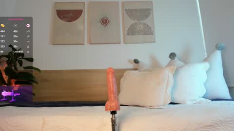 lana_kane_ online show from 12-13-24, 03:32