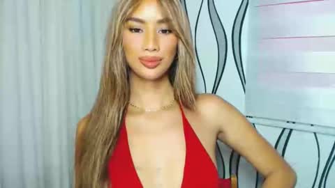 Snapshot of lanadel_hilton chatting on 12-19-24, 11:57 Lana online show from 12-19-24, 11:57