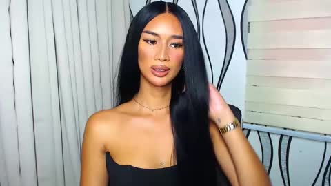 Snapshot of lanadel_hilton chatting on 01-16-25, 11:48 Lana online show from 01-16-25, 11:48