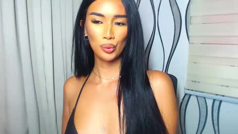 Snapshot of lanadel_hilton chatting on 01-20-25, 05:15 Lana online show from 01-20-25, 05:15