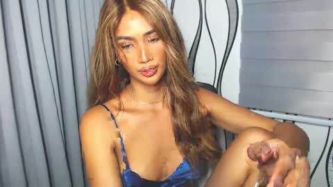 Snapshot of lanadel_hilton chatting on 02-03-25, 03:17 Lana online show from 02-03-25, 03:17