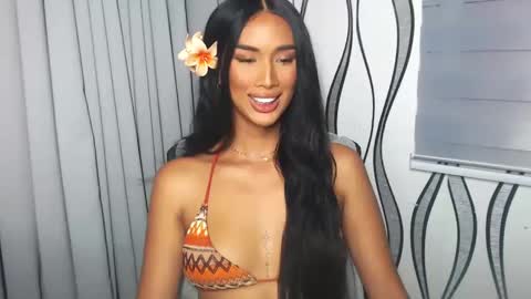 Snapshot of lanadel_hilton chatting on 02-12-25, 10:56 Lana online show from 02-12-25, 10:56