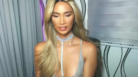 Snapshot of lanadel_hilton chatting on 02-26-25, 07:49 Lana online show from 02-26-25, 07:49