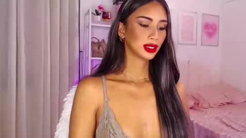 Snapshot of lanadel_hilton chatting on 09-09-25, 01:38 Lana online show from 09-09-25, 01:38