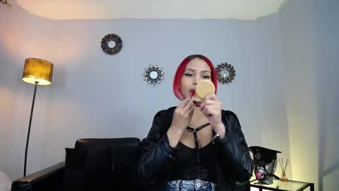 Snapshot of lanadoux_ chatting on 12-08-24, 08:15 Mistress Lana online show from 12-08-24, 08:15