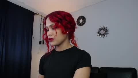 Snapshot of lanadoux_ chatting on 01-09-25, 04:28 Mistress Lana online show from 01-09-25, 04:28