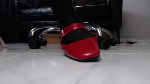 Snapshot of lanadoux_ chatting on 03-06-25, 05:43 Mistress Lana online show from 03-06-25, 05:43