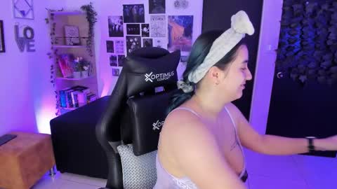 lanaherondale_ online show from 11-25-25, 09:09