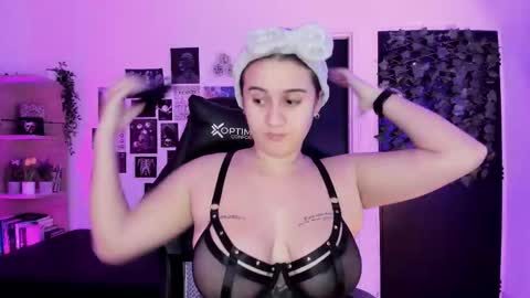 lanaherondale_ online show from 12-16-25, 09:03