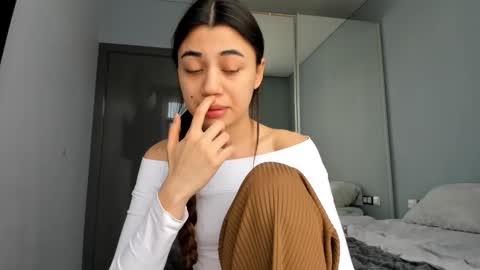 Lana online show from 11-21-25, 12:37