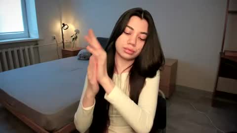 Snapshot of lanalandd chatting on 06-21-26, 01:35 Lana online show from 06-21-26, 01:35