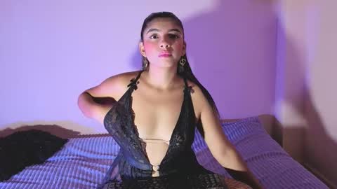 lanalux__ online show from 10-15-25, 04:34