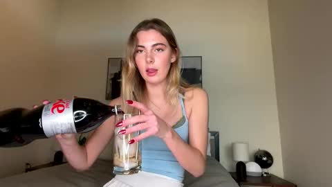 Lana online show from 01-07-26, 07:16