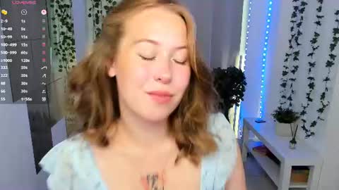 Snapshot of lanaroselle chatting on 08-08-26, 09:39 Lana online show from 08-08-26, 09:39