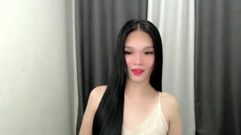 lanawyatt_ online show from 10-19-25, 08:42