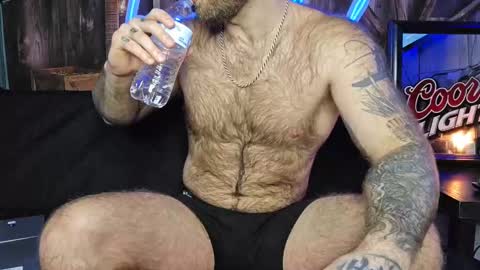 Snapshot of lancehardwood222 chatting on 02-11-25, 01:20 LANCE online show from 02-11-25, 01:20