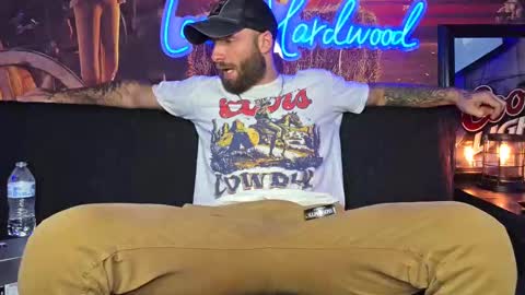 Snapshot of lancehardwood222 chatting on 10-06-25, 12:08 LANCE online show from 10-06-25, 12:08