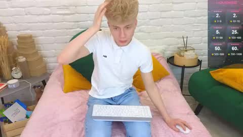 Snapshot of landel_boy chatting on 03-07-25, 10:21 Lanny online show from 03-07-25, 10:21