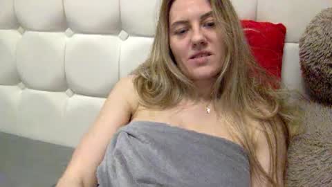 langoria online show from 02-10-25, 10:19