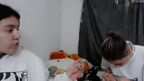 Snapshot of lannie_gonzales chatting on 01-12-25, 02:35 LANNIE   online show from 01-12-25, 02:35