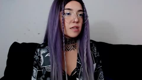 Snapshot of lannie_gonzales chatting on 01-19-25, 07:04 LANNIE   online show from 01-19-25, 07:04