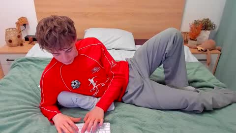 Fandi online show from 12-01-25, 07:13