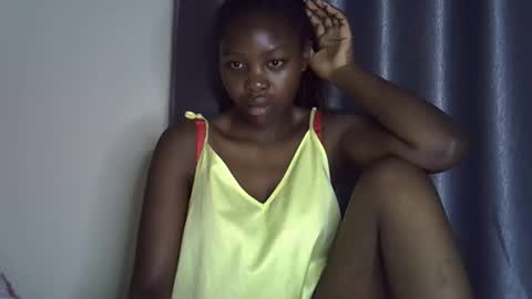 lara online show from 11-28-25, 03:09