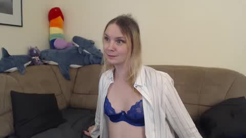 Lara online show from 01-09-25, 07:40