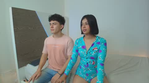 LaraAndKenai online show from 12-14-24, 12:55