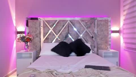 Snapshot of larabrook chatting on 12-23-24, 07:52 Lara online show from 12-23-24, 07:52