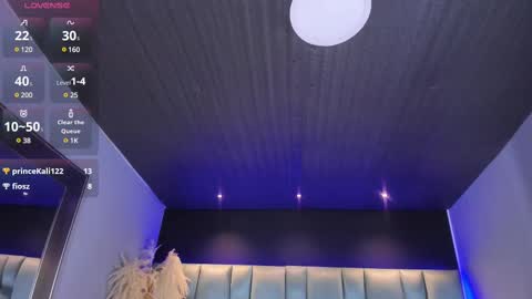 Snapshot of larabrook chatting on 02-17-25, 10:14 Lara online show from 02-17-25, 10:14