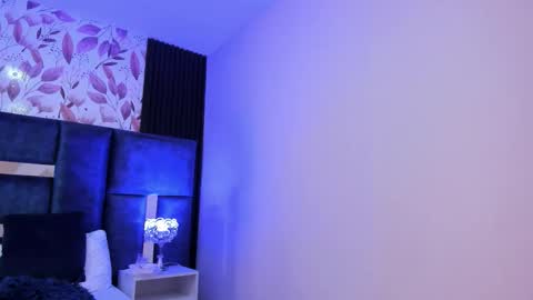 Snapshot of larabrook chatting on 09-12-25, 07:25 Lara online show from 09-12-25, 07:25