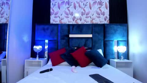 Snapshot of larabrook chatting on 05-19-26, 01:56 Lara online show from 05-19-26, 01:56