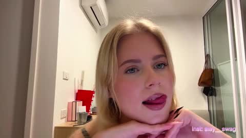 Snapshot of laraineprada chatting on 02-10-26, 10:19 Stella online show from 02-10-26, 10:19