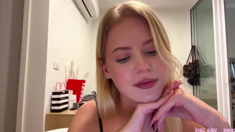 Snapshot of laraineprada chatting on 02-22-26, 07:19 Stella online show from 02-22-26, 07:19