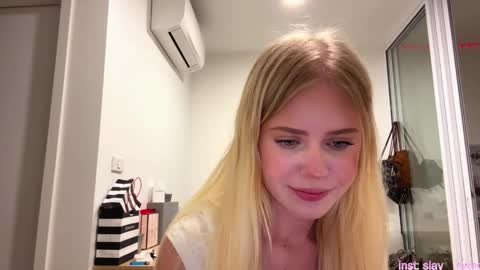 Snapshot of laraineprada chatting on 03-02-26, 10:11 Stella online show from 03-02-26, 10:11