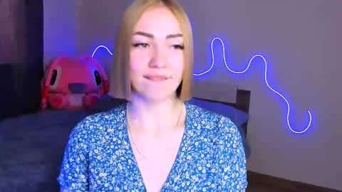 Snapshot of larakrein_lk chatting on 09-15-25, 11:10 LaraKrein lk online show from 09-15-25, 11:10