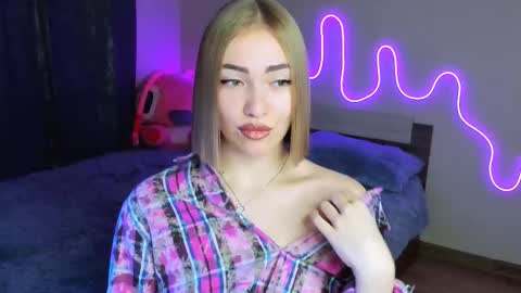 Snapshot of larakrein_lk chatting on 10-12-25, 03:33 LaraKrein lk online show from 10-12-25, 03:33