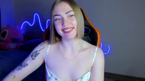 Snapshot of larakrein_lk chatting on 10-22-25, 07:46 LaraKrein lk online show from 10-22-25, 07:46