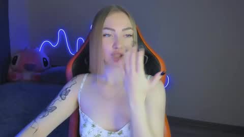 Snapshot of larakrein_lk chatting on 11-06-25, 03:13 LaraKrein lk online show from 11-06-25, 03:13