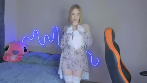 Snapshot of larakrein_lk chatting on 11-24-25, 03:23 LaraKrein lk online show from 11-24-25, 03:23