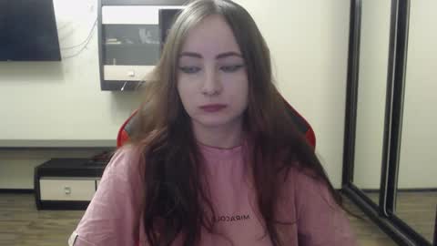 Snapshot of laralianna chatting on 12-24-24, 06:06 Laralianna online show from 12-24-24, 06:06