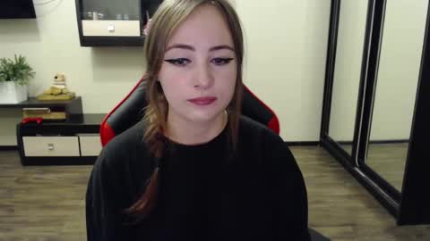 Snapshot of laralianna chatting on 09-11-25, 03:50 Laralianna online show from 09-11-25, 03:50