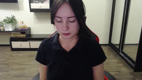 Snapshot of laralianna chatting on 10-08-25, 02:25 Laralianna online show from 10-08-25, 02:25