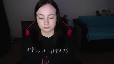 Snapshot of laralianna chatting on 12-13-25, 08:04 Laralianna online show from 12-13-25, 08:04