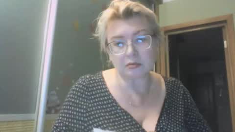 laramrs online show from 09-24-25, 04:32