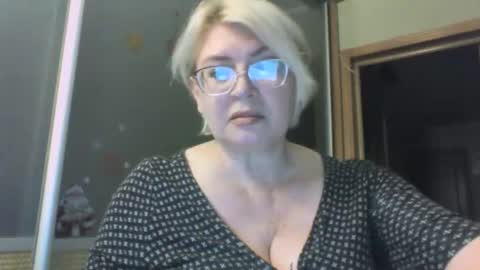 laramrs online show from 09-25-25, 04:21